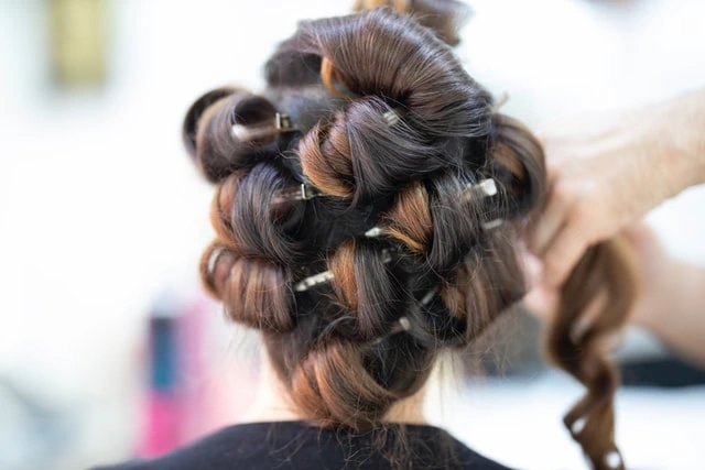 Large curls in clips