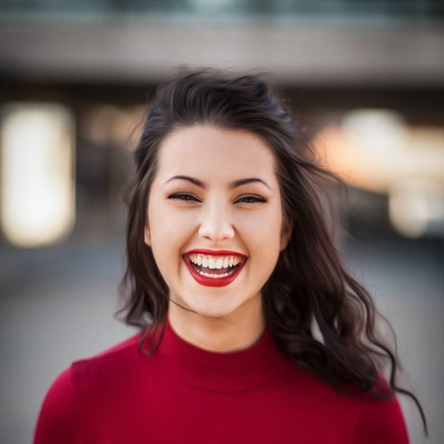 Woman with simple but classy makeup